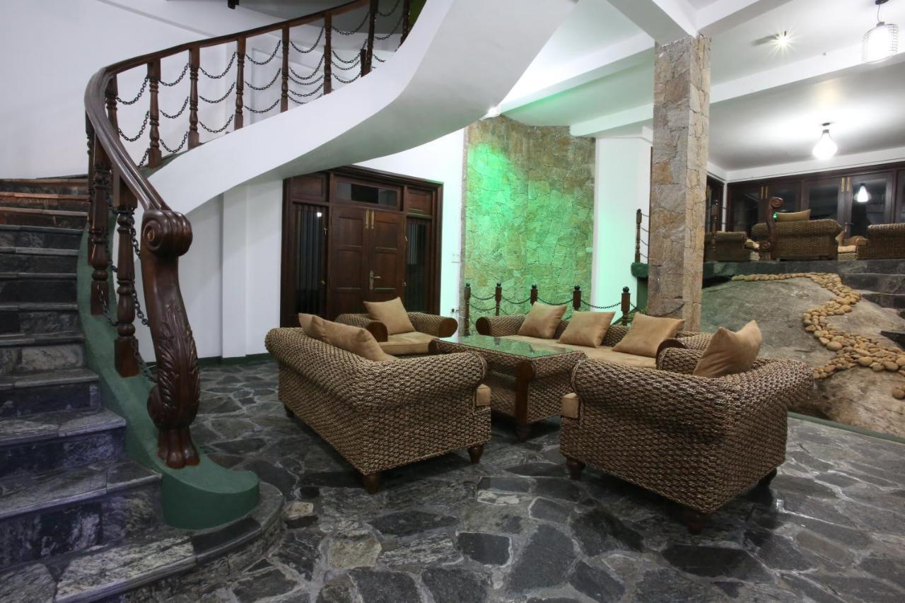 Green Castle Kandy Hotell Eksteriør bilde